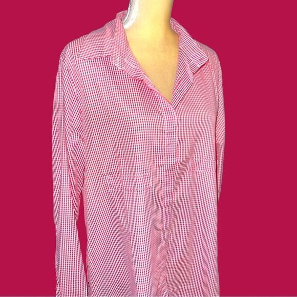 Hot pink checkered longer hem button up blouse - Picture 3 of 13